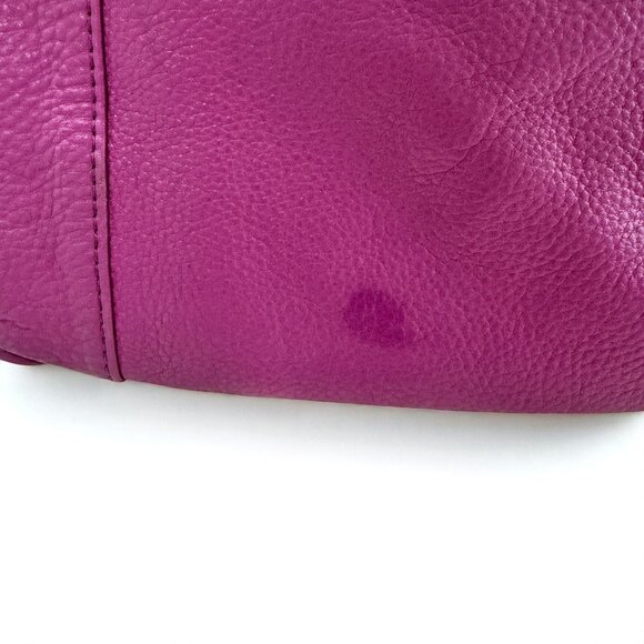 Danier Magenta Leather Crossbody Bag – Medium Zip Pocket Shoulder Purse - Picture 5 of 14